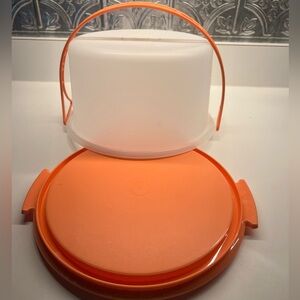 Tupperware Cake Taker